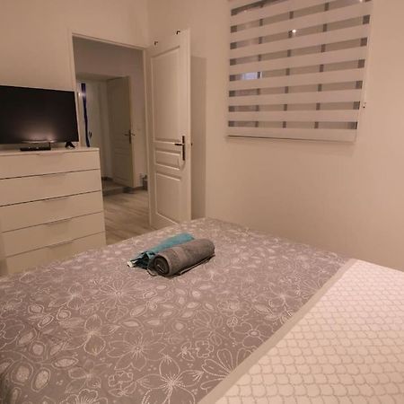 אנגולם La Bd : Joli T2 Renove /Wi-Fi/Centre-Ville מראה חיצוני תמונה