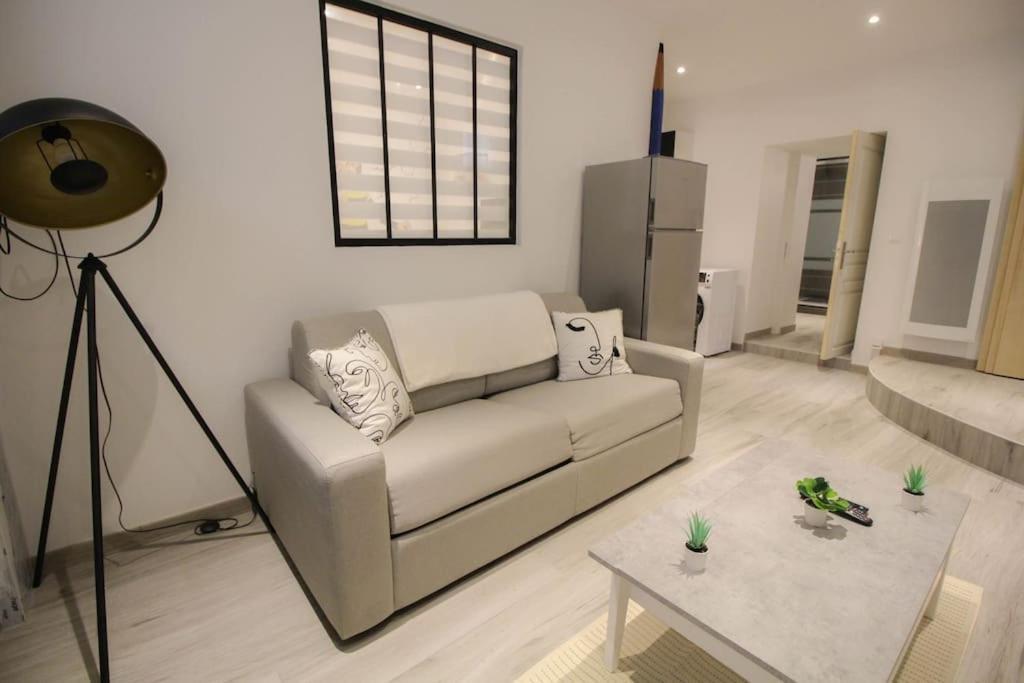 אנגולם La Bd : Joli T2 Renove /Wi-Fi/Centre-Ville מראה חיצוני תמונה