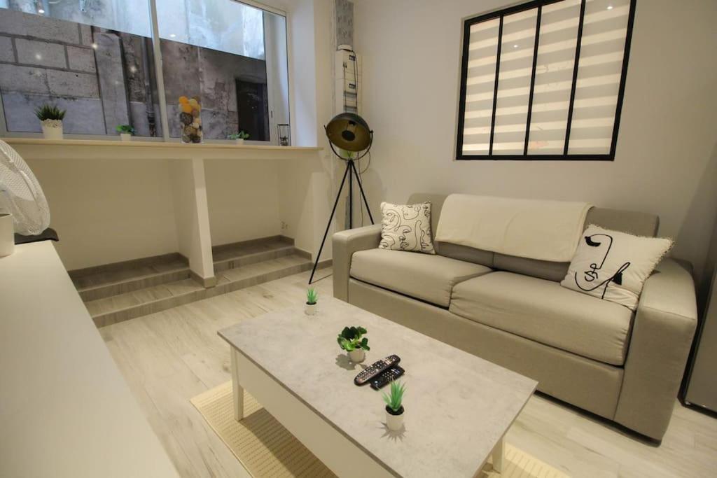 אנגולם La Bd : Joli T2 Renove /Wi-Fi/Centre-Ville מראה חיצוני תמונה